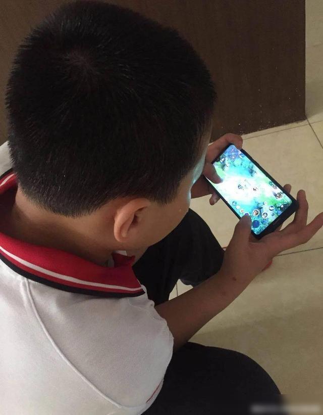 玩游手机游戏_手机玩游戏吃什么_吃完的手机游戏