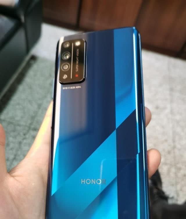 打游戏好又好看的手机_打游戏的手机哪款好看_好看款打手机游戏推荐